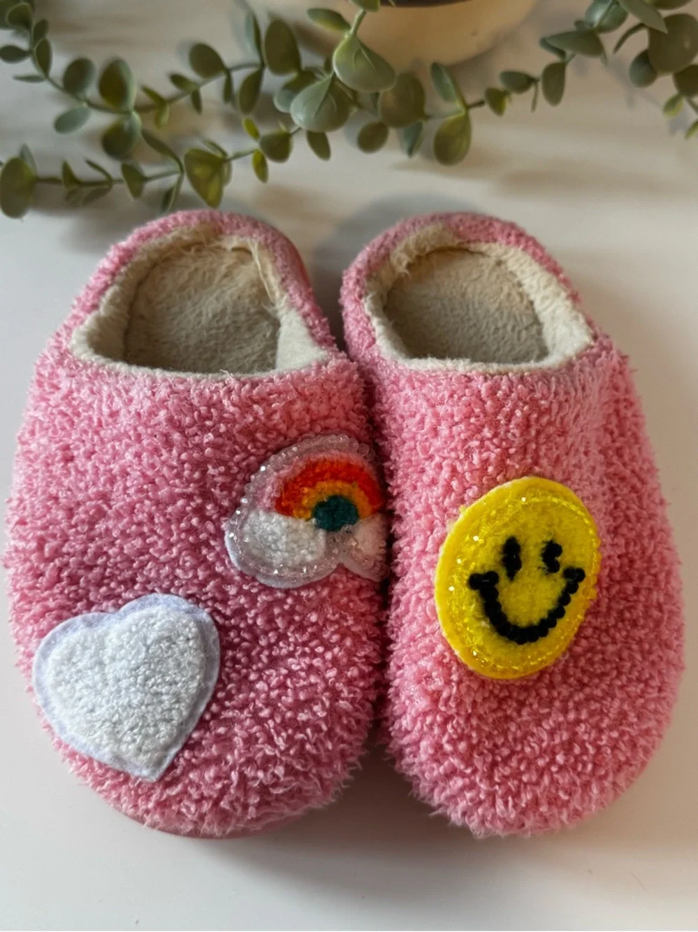 kids pink fuzzy slippers smiley face rainbow heart cozy house shoes size 12/13